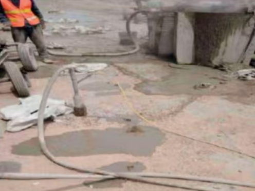 扶沟水泥混凝土路面板底注浆技术 路面脱空注浆整治方案